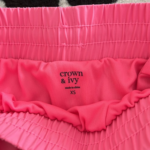 Crown & Ivy shorts - Picture 2 of 3